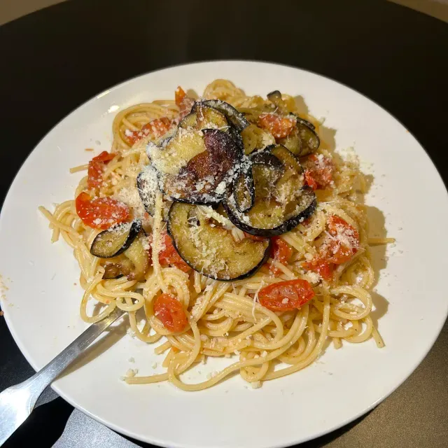 Spaghettis à la Norma — italien